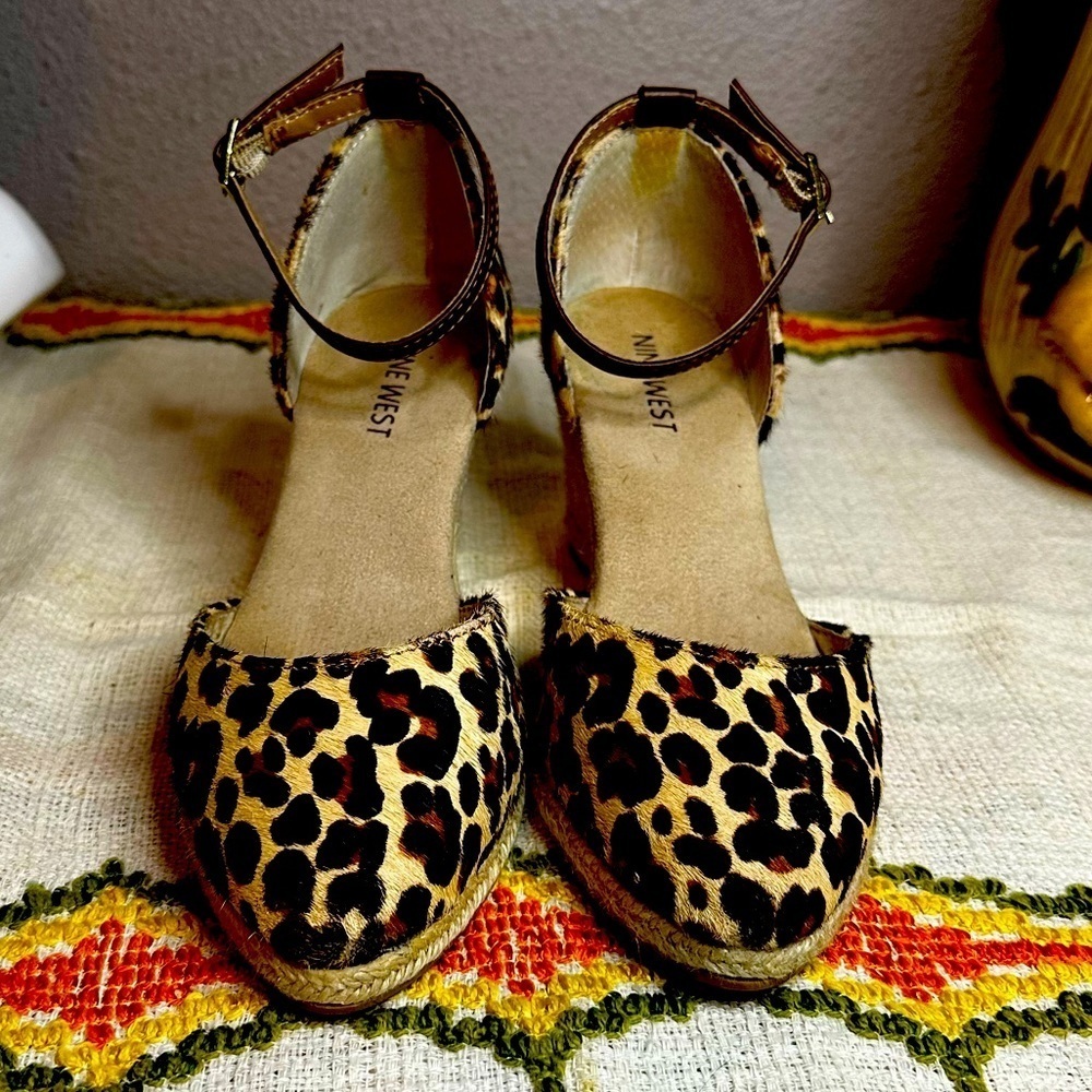 Nine West Leather Leopard Print Calf Hair Espadrille Wedge Sandals​​​ - Picture 2 of 8